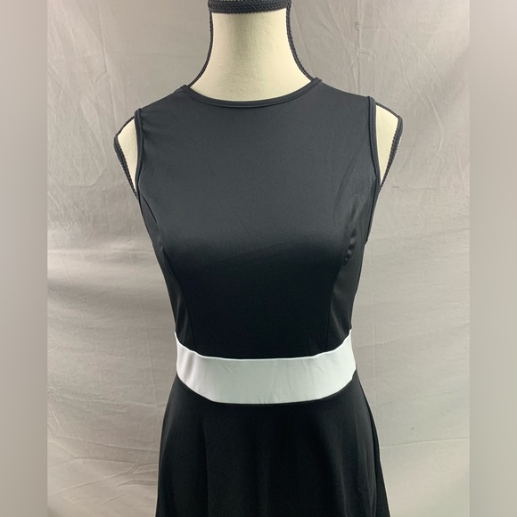 Sleeveless Aline Dress Black/White - Picture 8 of 10